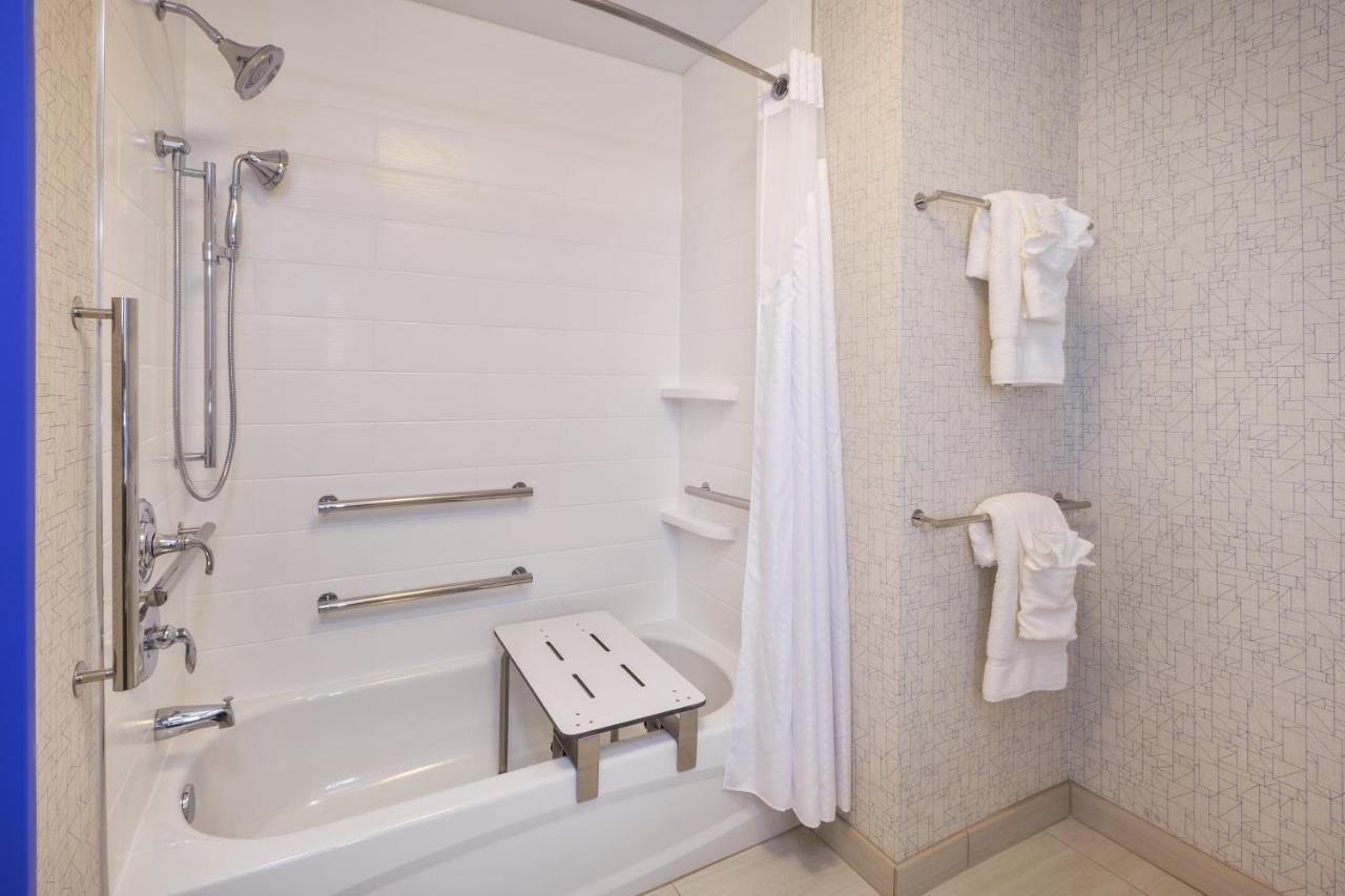 Holiday Inn Express & Suites New Castle By Ihg Bagian luar foto