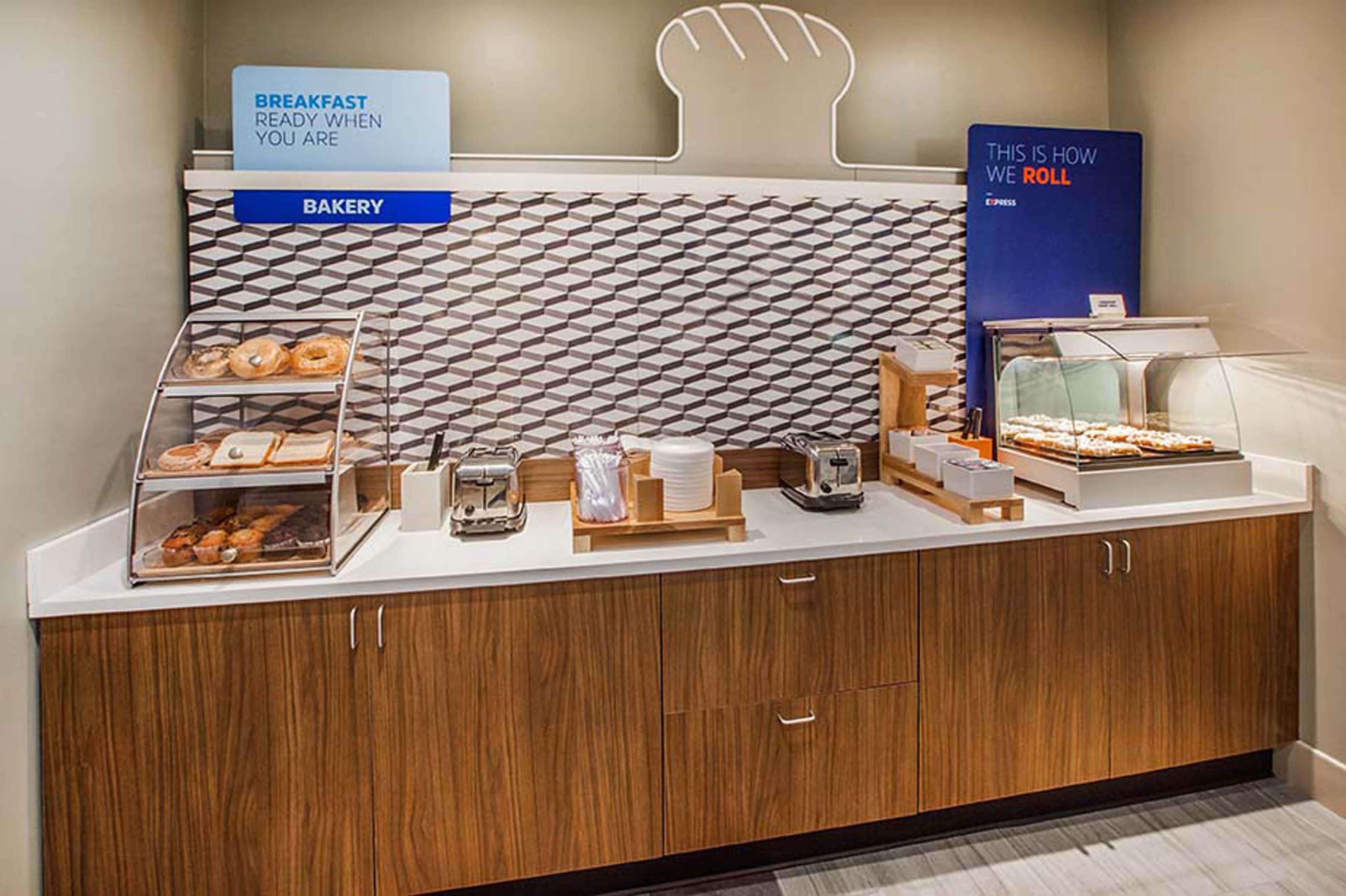 Holiday Inn Express & Suites New Castle By Ihg Bagian luar foto