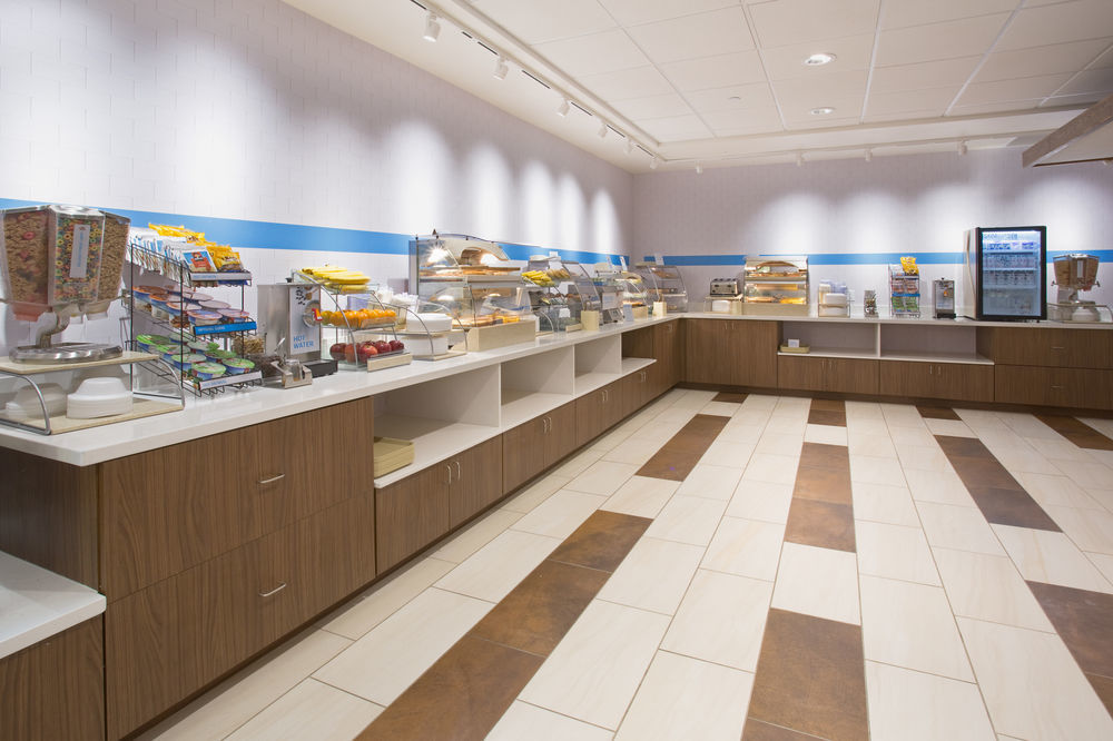 Holiday Inn Express & Suites New Castle By Ihg Bagian luar foto